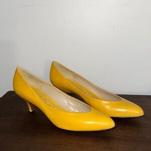 Evan Picone Vibrant Yellow Heels